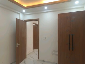 Room in 3 BHK Builder Floor at Green Fields Colony – for Rent