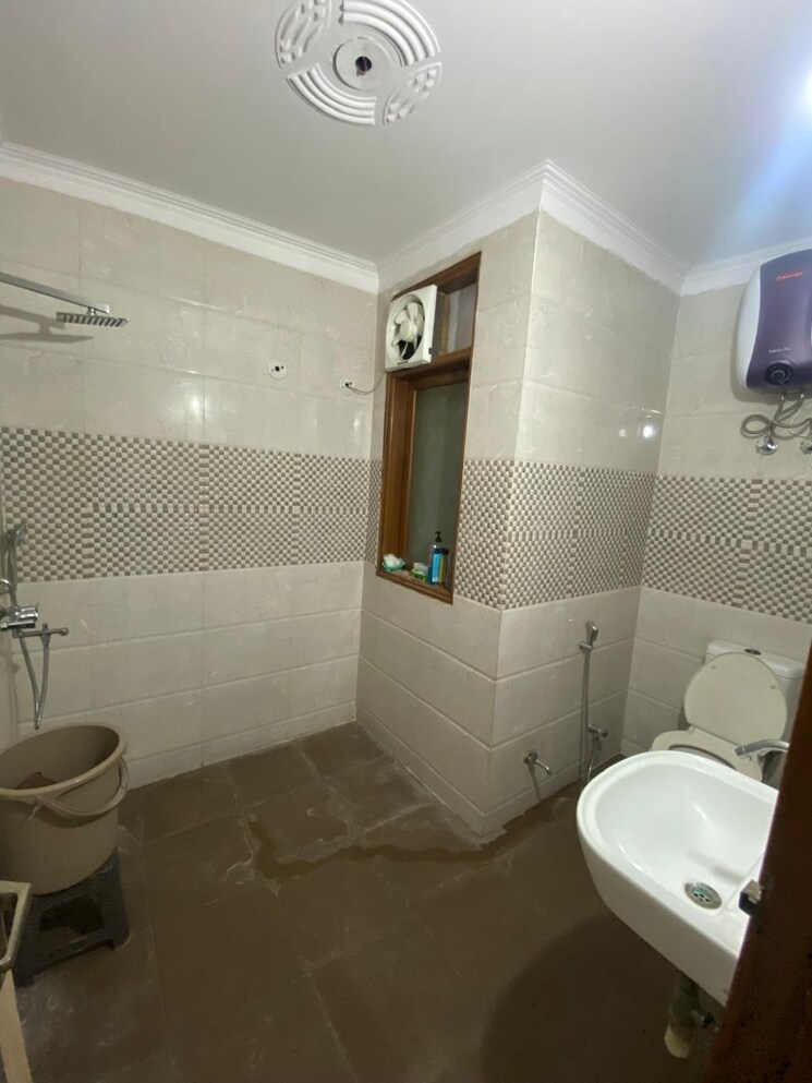 Bathroom, antriksh-gateway-apartments 2 Bedroom 1200 Sq.Ft. Apartment In Sector 51 Noida 9590482