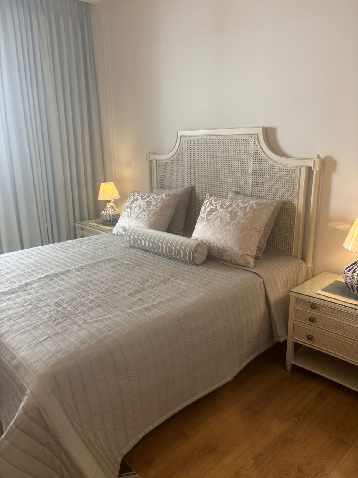 5 BHK + Servant Room Apartment For Rent in DLF The Grove