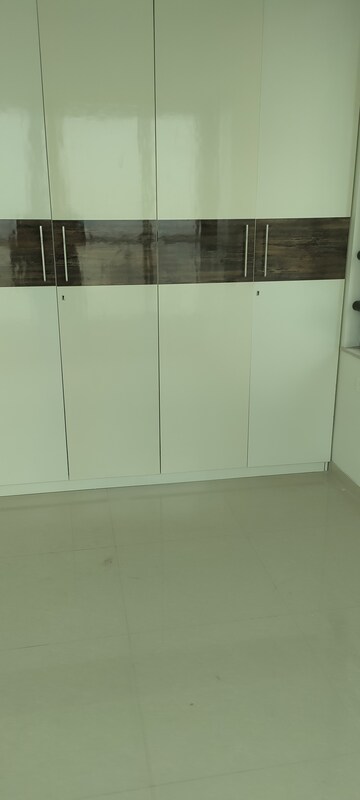 Furnished Amenities in 4 BHK Apartment at Lodha Venezia, Parel – for Rent