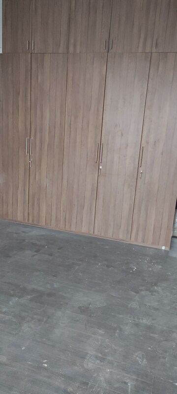 Room in 4 BHK Apartment at Lodha Venezia, Parel – for Rent