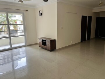 Room in 3 BHK Apartment at Prestige Notting Hill, Bannerghatta Road – for Rent