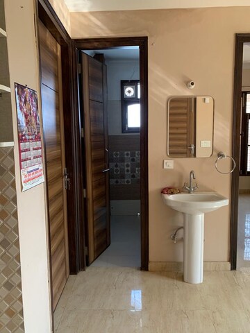 Bathroom in 2 BHK Builder Floor at Balaji Apartments Palam Vihar, Palam Vihar Extension – for Rent
