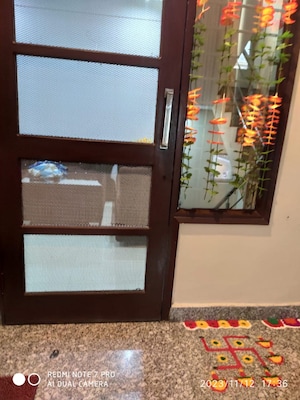 Room in 3 BHK Apartment at Shiva Motia Huys, Pir Machalla – for Sale