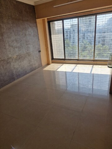 2 BHK Apartment For Rent in Dahisar East