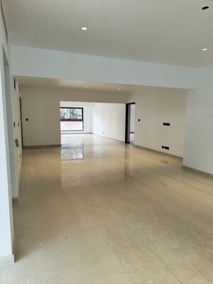 Room in 3 BHK Apartment at Keshwell Apartment, Lavelle Road – for Rent