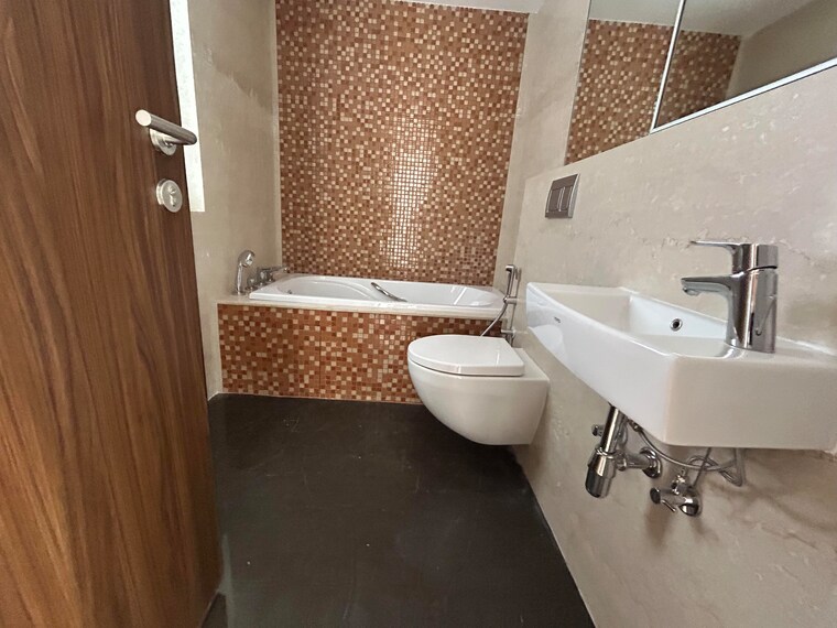 Bathroom, worli 3 Bedroom 1470 Sq.Ft. Apartment In Worli Mumbai 9590655