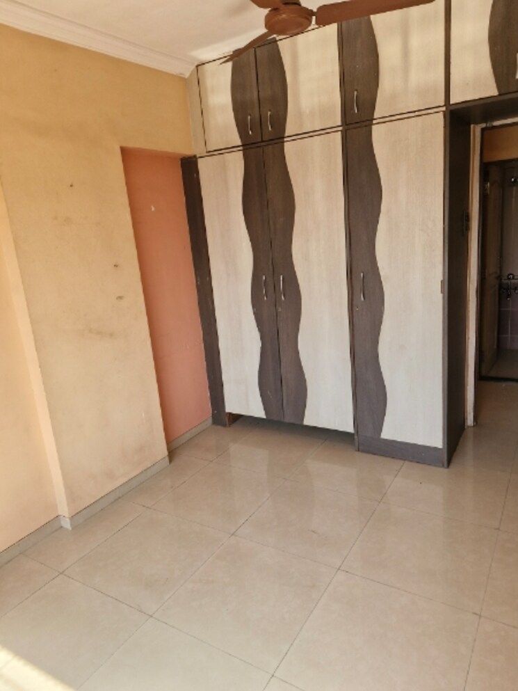 Room, dahisar east 2 Bedroom 700 Sq.Ft. Apartment In Dahisar East Mumbai 9590705