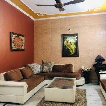Living Room in 3 BHK Villa at Sector 23 – for Rent