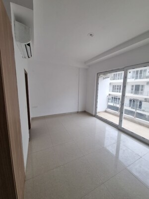 Room in 4 BHK Apartment at SS Linden, Sector 84 – for Sale