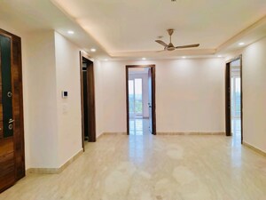 Room in 4 BHK Apartment at Imperia Esfera, Sector 37c – for Sale