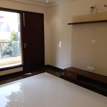 Room in 3 BHK Builder Floor at Kohli One Malibu Town, Malibu Town – for Rent