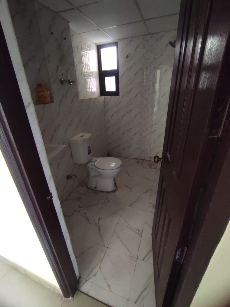 Bathroom, charms-castle 3 Bedroom 1500 Sq.Ft. Apartment In Raj Nagar Extension Ghaziabad 9590642