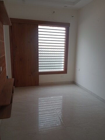 Room in 6+ BHK Independent House at Motiaz Royal Citi, Ambala Highway – for Sale