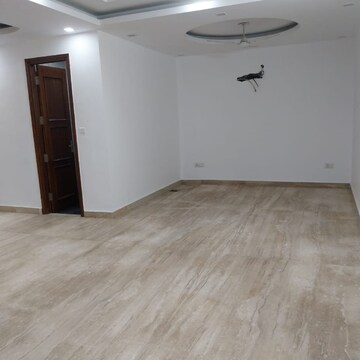 Room in 3 BHK Builder Floor at Sector 57 – for Sale