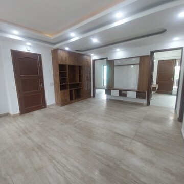 Room in 3 BHK Builder Floor at Sector 57 – for Sale
