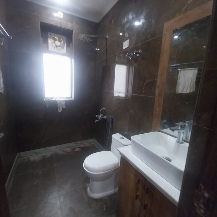 Bathroom, sector 57 3 Bedroom 263 Sq.Yd. Builder Floor In Sector 57 Gurgaon 9590756