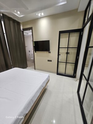 Room in 1 BHK Apartment at Ansal Sushant Apartments, Sushant Lok I – for Rent