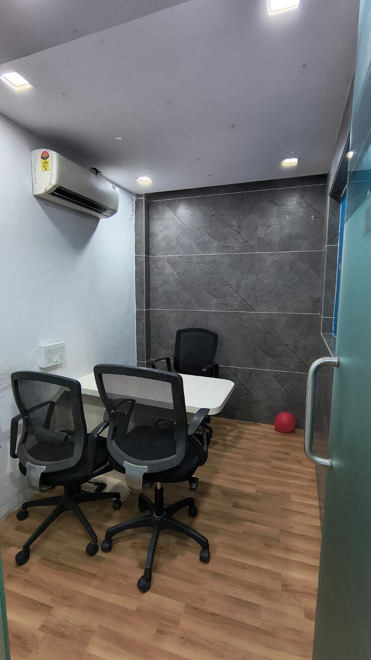 Team Area, hari-kunj-naupada Commercial Office Space 760 Sq.Ft. In Naupada Thane 9590805