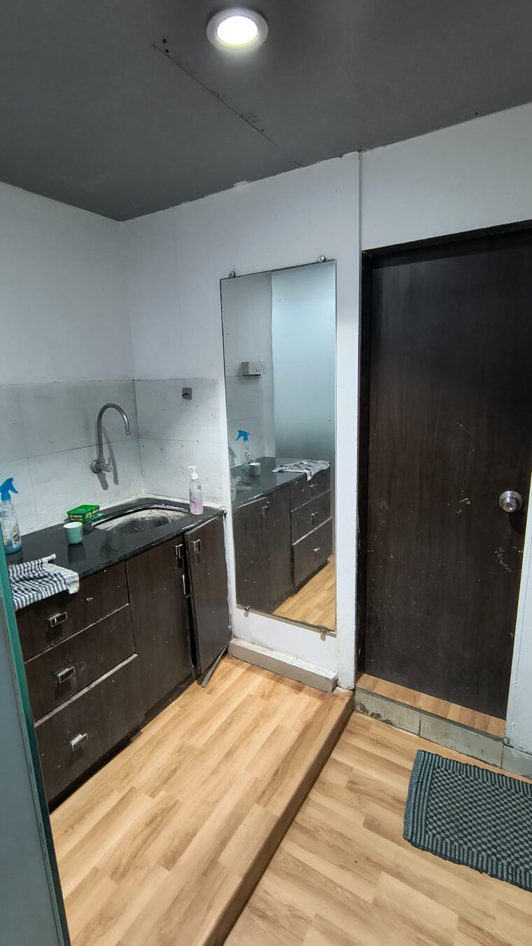 Kitchen, hari-kunj-naupada Commercial Office Space 760 Sq.Ft. In Naupada Thane 9590805