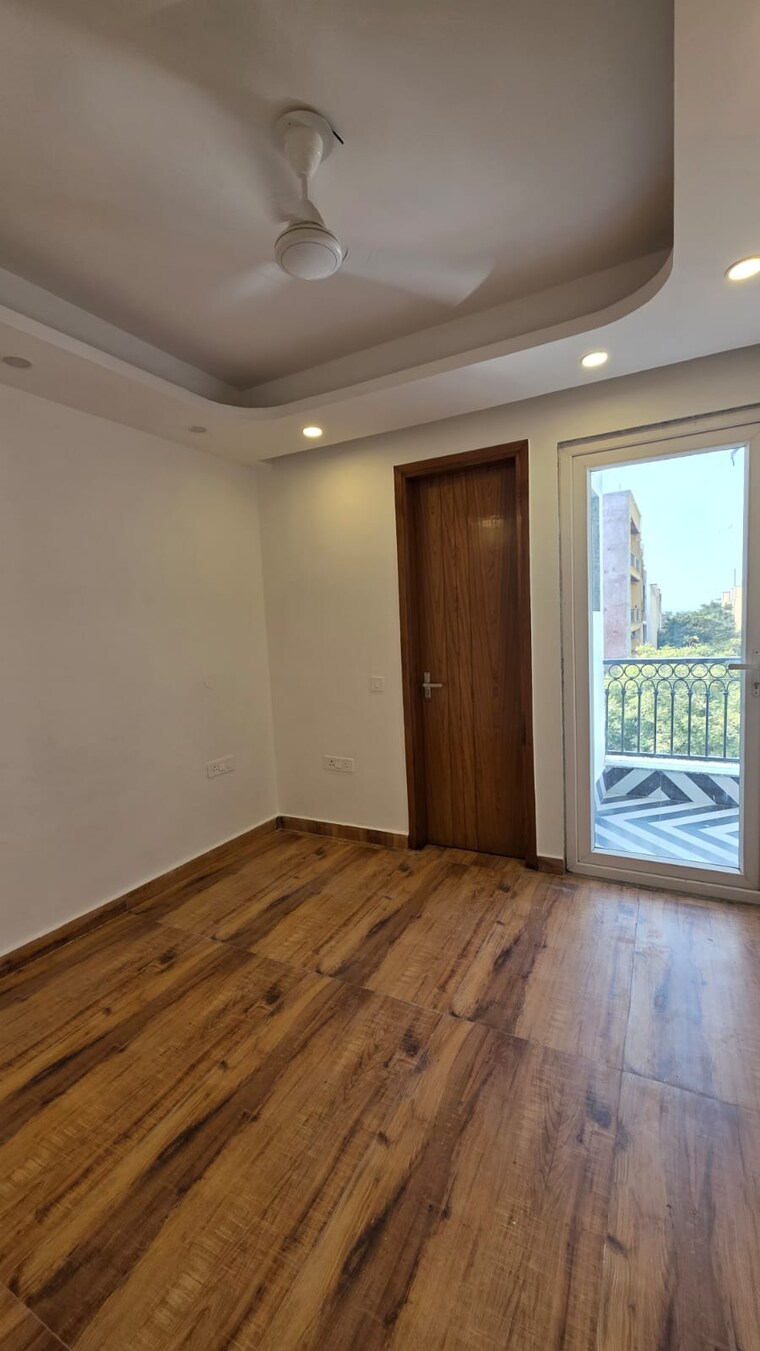 Room, saket 3 Bedroom 1500 Sq.Ft. Builder Floor In Saket Delhi 9590909