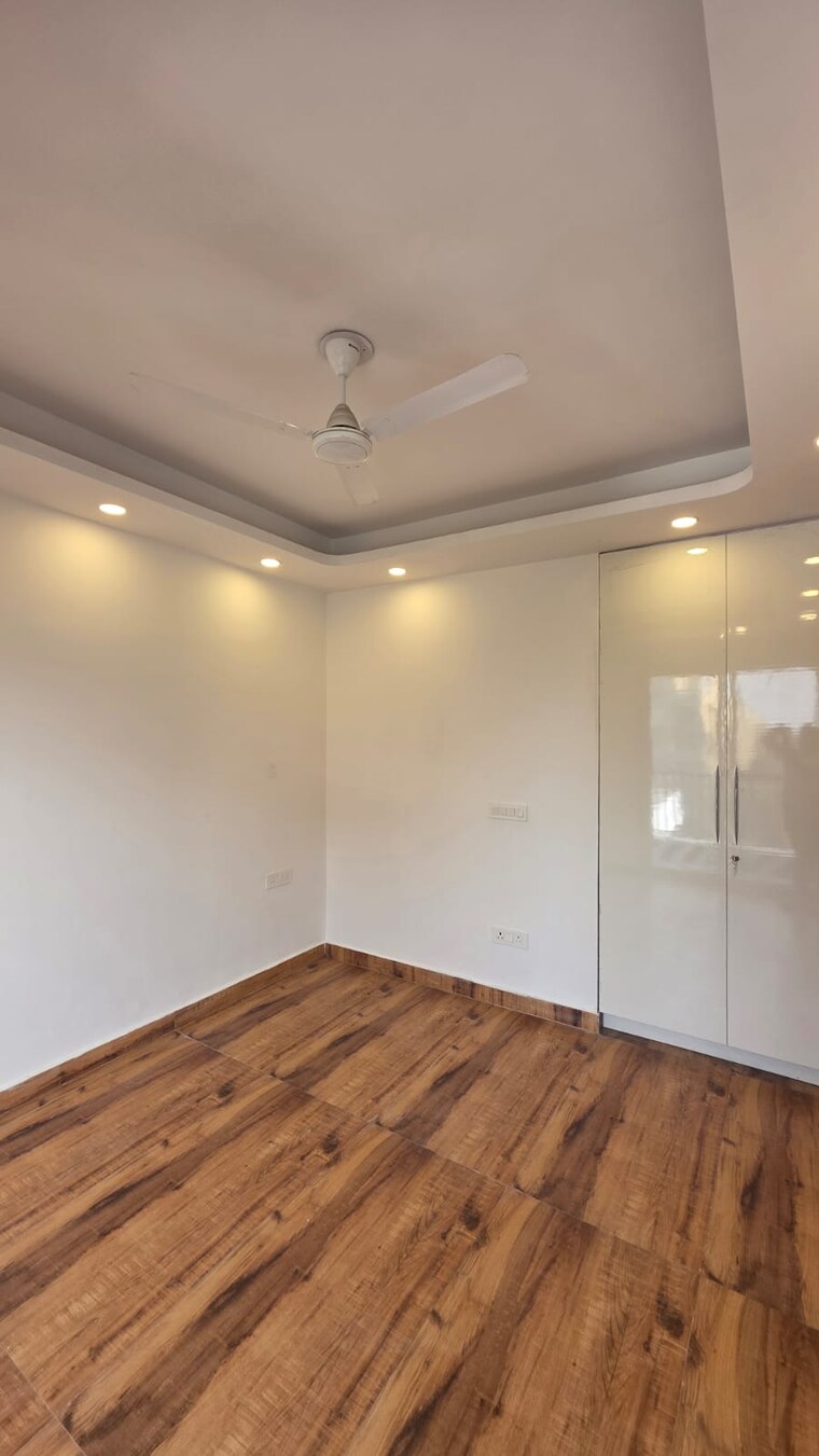 Room, saket 3 Bedroom 1500 Sq.Ft. Builder Floor In Saket Delhi 9590909