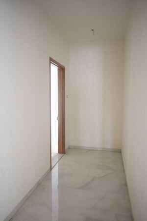 Room in 4 BHK Apartment at Navrangpura – for Rent