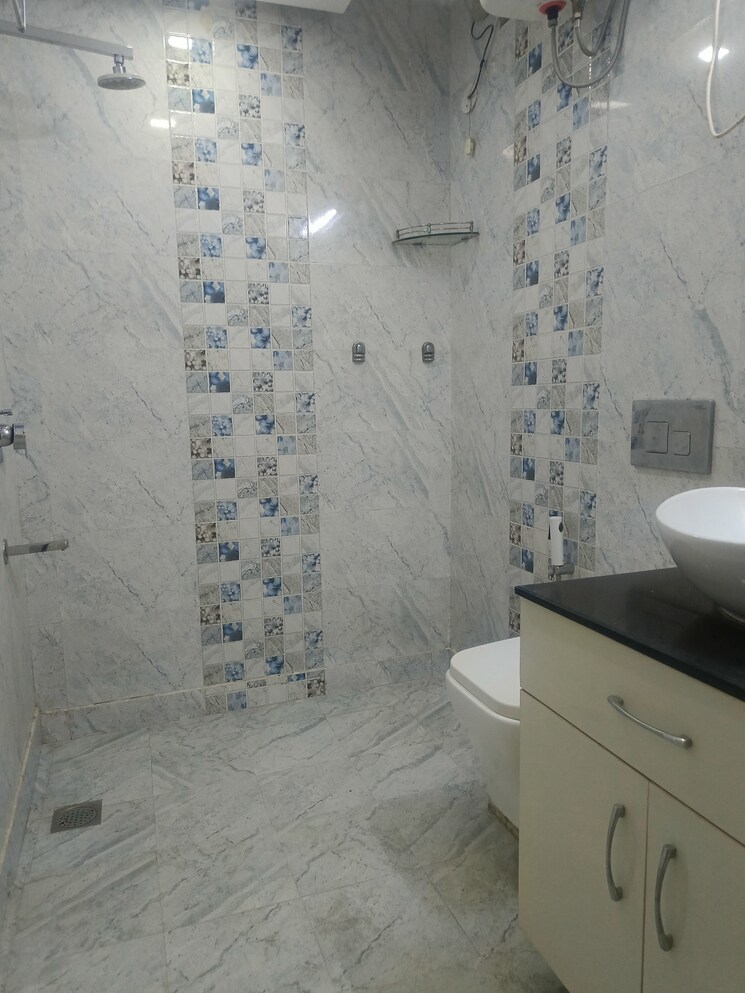 Bathroom, mariners-home 3 Bedroom 2200 Sq.Ft. Builder Floor In Sector 56 Gurgaon 9590933
