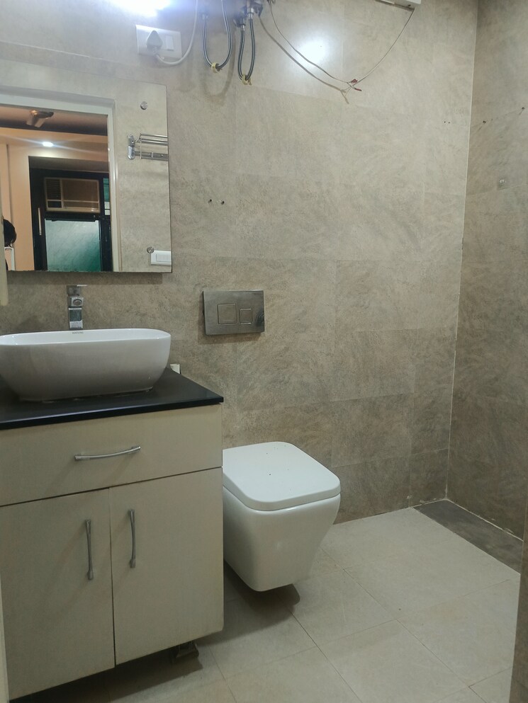 Bathroom, mariners-home 3 Bedroom 2200 Sq.Ft. Builder Floor In Sector 56 Gurgaon 9590933