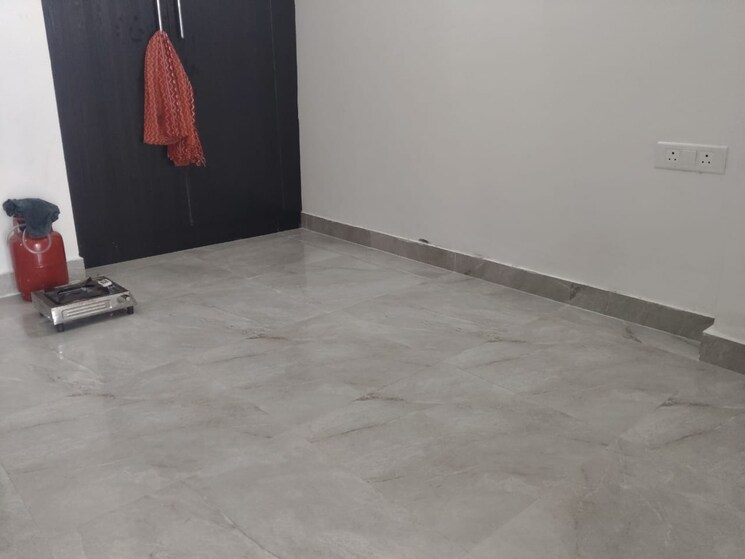 Room, sector 144 2 Bedroom 85 Sq.Mt. Independent House In Sector 144 Noida 9590995