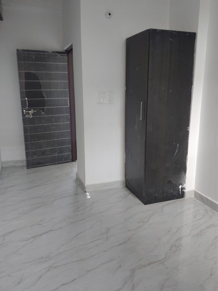 Room, sector 144 2 Bedroom 85 Sq.Mt. Independent House In Sector 144 Noida 9590995