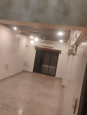 Room in 1 BHK Apartment at Nav Pooja Apartment, Bandra West – for Rent