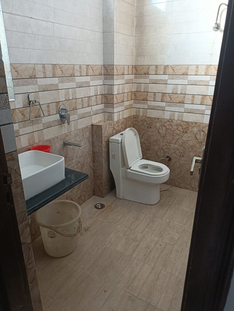 Bathroom, sector 116 2 Bedroom 1000 Sq.Ft. Independent House In Sector 116 Noida 9591038