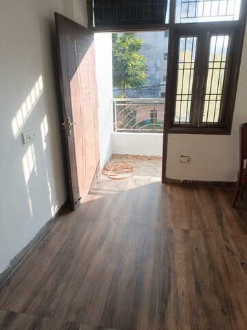 Room in 2 BHK Independent House at Sector 116 – for Rent