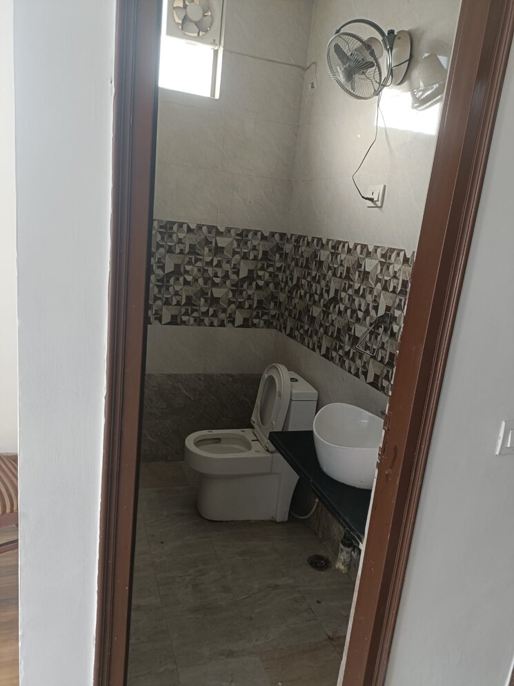 Bathroom, sector 116 2 Bedroom 1000 Sq.Ft. Independent House In Sector 116 Noida 9591038
