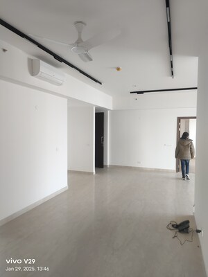 Room in 3 BHK Apartment at Conscient Hines Elevate, Sector 59 – for Rent