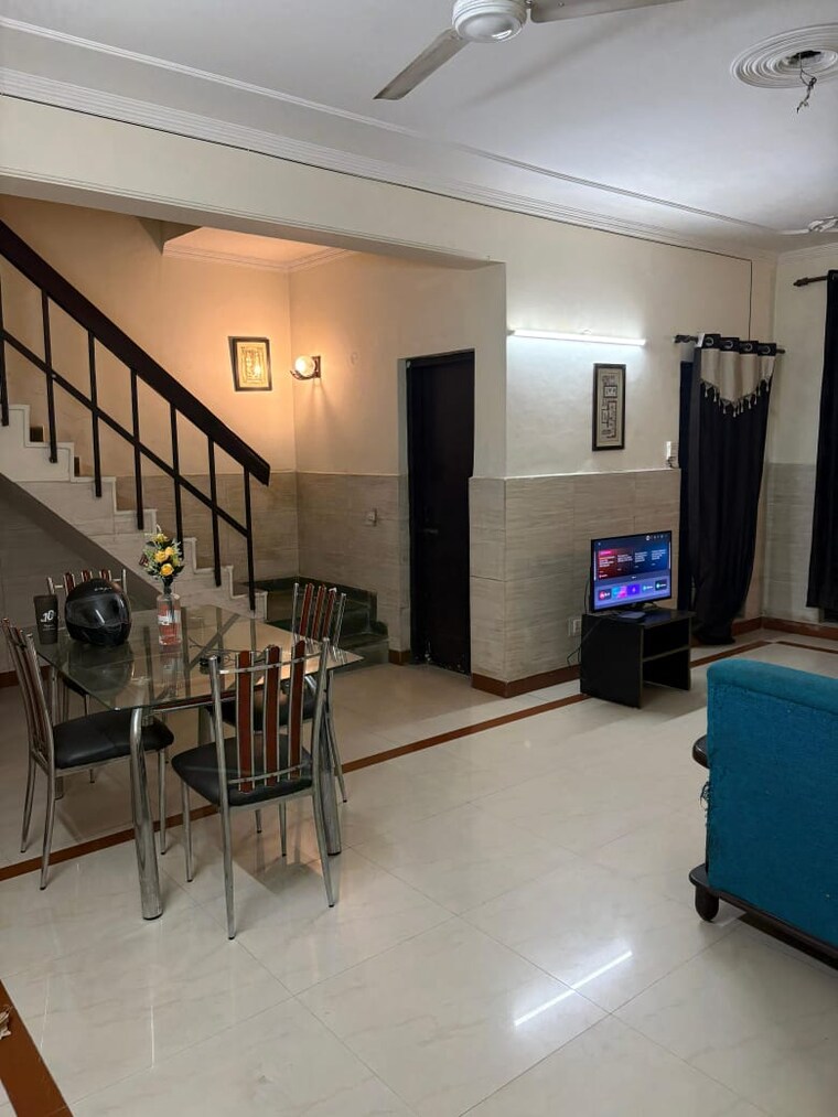 Living Room, palam vihar 2 Bedroom 1200 Sq.Ft. Builder Floor In Palam Vihar Gurgaon 9591159