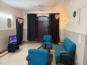 Living Room in 2 BHK Builder Floor at Palam Vihar – for Rent