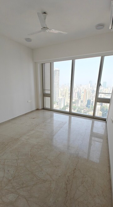 Room in 3 BHK Apartment at Lodha Kiara, Worli – for Rent