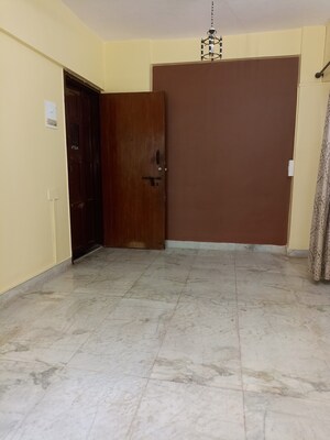 Room in 1 BHK Apartment at Dahisar West – for Sale
