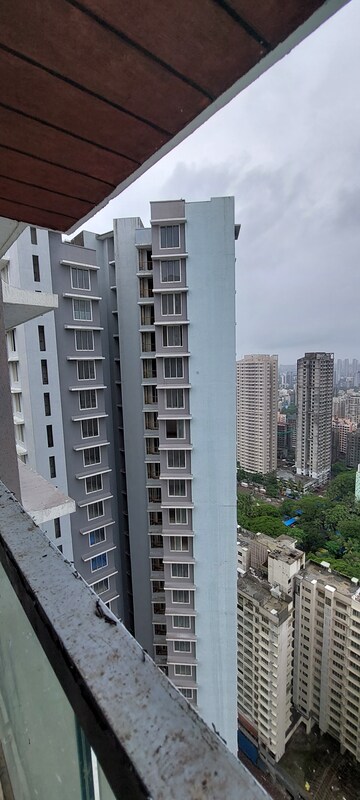 2 BHK Apartment – Exterior View View at Lalani Valentine Apartment 1 Wing D, Malad East - for Rent