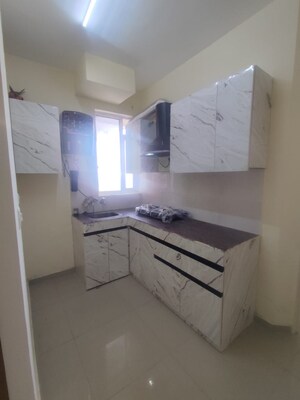 Room in 3 BHK Apartment at Pyramid Altia, Sector 70 – for Rent