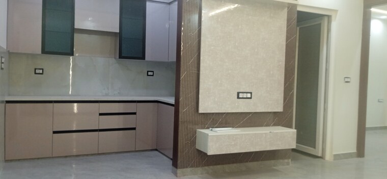 Kitchen, igi airport area 3 Bedroom 1000 Sq.Ft. Apartment In Igi Airport Area Delhi 9591182