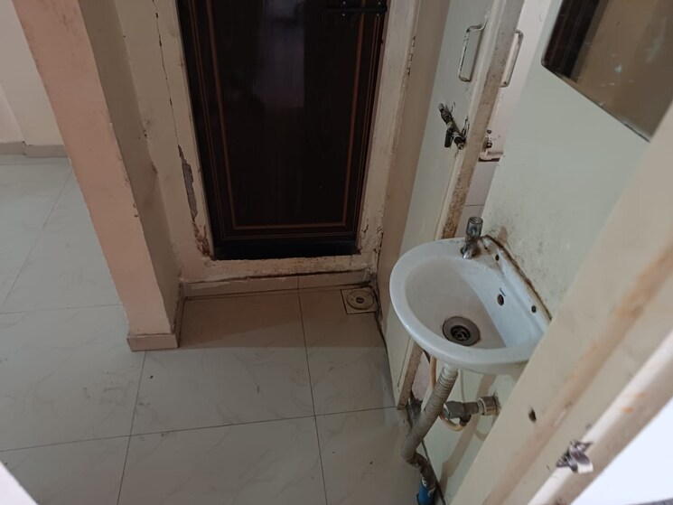 Bathroom, somwar peth 1 Bedroom 600 Sq.Ft. Builder Floor In Somwar Peth Pune 9591146