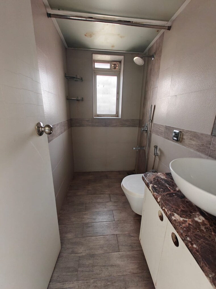 Bathroom, diago-apartment 2 Bedroom 800 Sq.Ft. Apartment In Pali Hill Mumbai 9591340