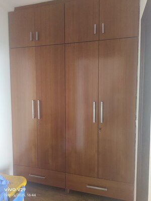 Furnished Amenities in 4 BHK Apartment at Emaar The Palm Springs, Sector 54 – for Rent