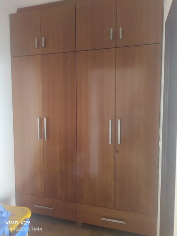 Furnished Amenities in 4 BHK Apartment at Emaar The Palm Springs, Sector 54 – for Rent