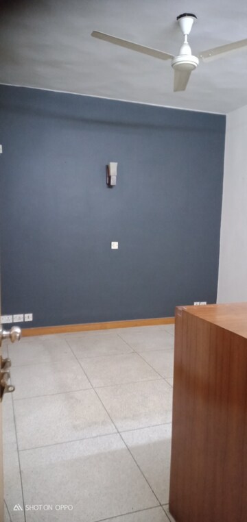 Room in 2.5 BHK Apartment at DDA Rosewood Apartments, Vasant Kunj – for Sale