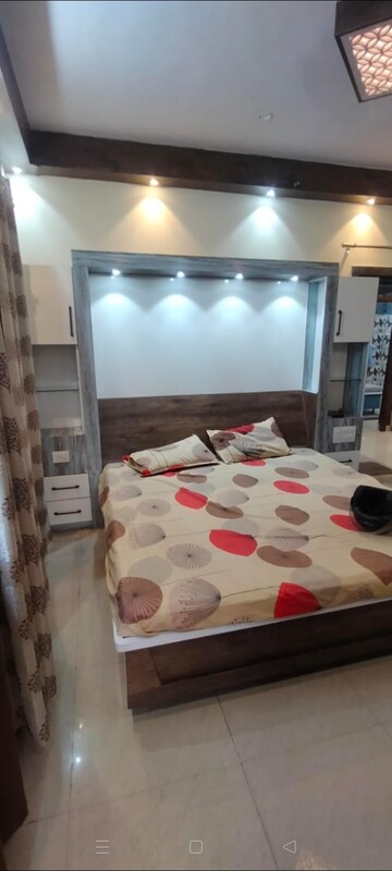 Bedroom in 3.5 BHK Apartment at Jankipuram – for Rent