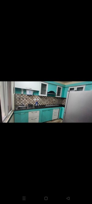 Bedroom in 3.5 BHK Apartment at Jankipuram – for Rent